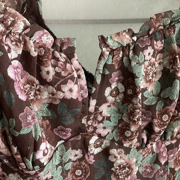 ASTR the Label FLORAL V FRONT LONG SLEEVE MIDI DRESS - Picture 7 of 9